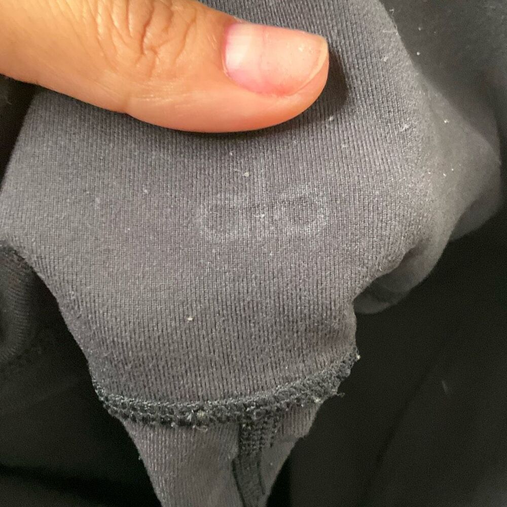 SOLD- Alo Yoga Bike Shorts - Picture 8 of 9